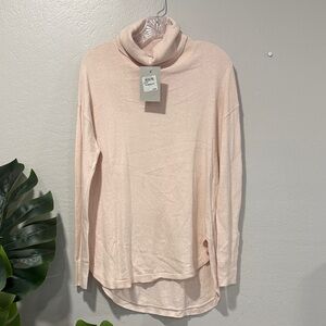 nwt // Chelsea 28 cashmere blend Light Pink Turtleneck high low tunic Sweater